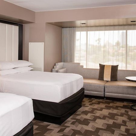 Beverly Hills Marriott Los Angeles Exterior photo